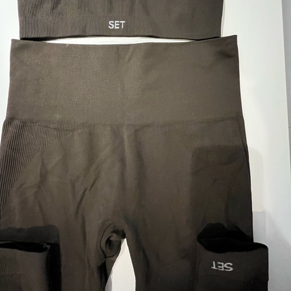 Set active workout set top and bottom - Picture 8 of 9